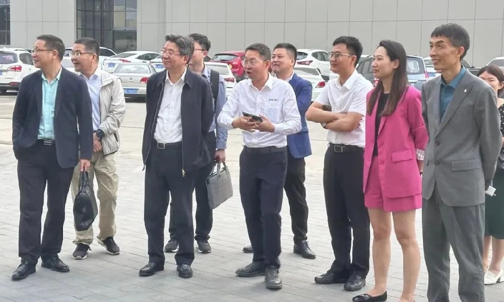 热烈欢迎宁波市智能制造专家委员会主任陈炳荣一行莅临betvictor伟徳智能